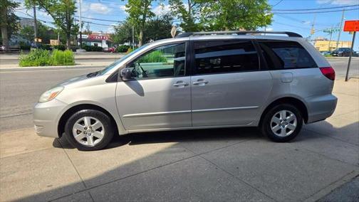 2005 Toyota Sienna LE