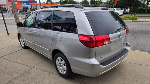 2005 Toyota Sienna LE