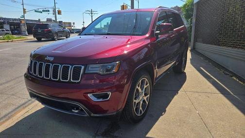Velvet Red Pearlcoat 2018 Jeep Grand Cherokee Sterling Edition