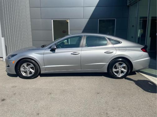 2022 Hyundai SONATA SE