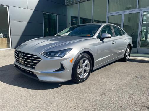 2022 Hyundai SONATA SE