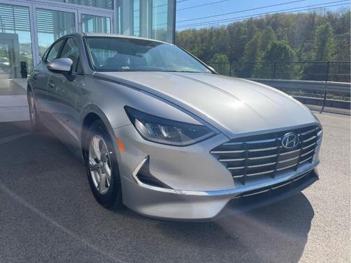 2022 Hyundai SONATA SE