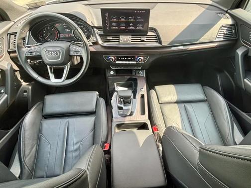 2022 Audi Q5 45 S line quattro Premium