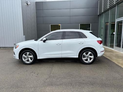 2022 Audi Q3 40 Premium