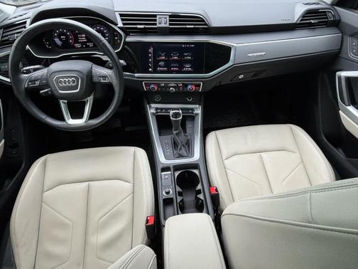 2022 Audi Q3 40 Premium