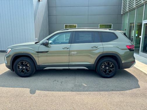 2025 Volkswagen Atlas 2.0T Peak Edition