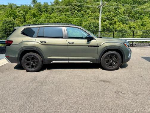 2025 Volkswagen Atlas 2.0T Peak Edition