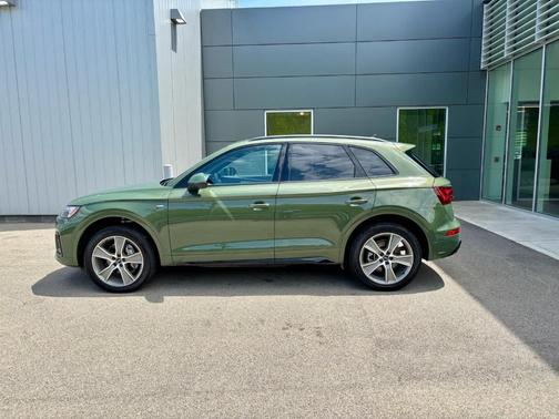 2025 Audi Q5 45 S line quattro Premium