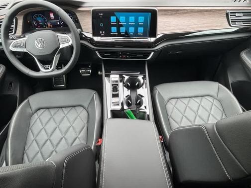 2025 Volkswagen Atlas 2.0T SEL Premium R-Line