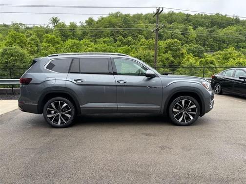 2025 Volkswagen Atlas 2.0T SEL Premium R-Line