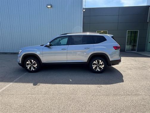 2025 Volkswagen Atlas 2.0T SE