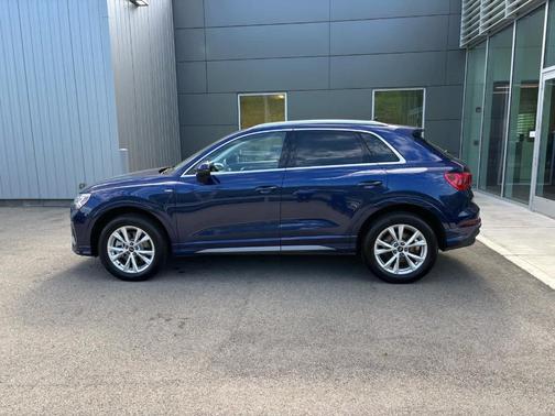 2025 Audi Q3 45 S line Premium
