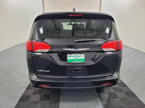 2020 Chrysler Voyager L