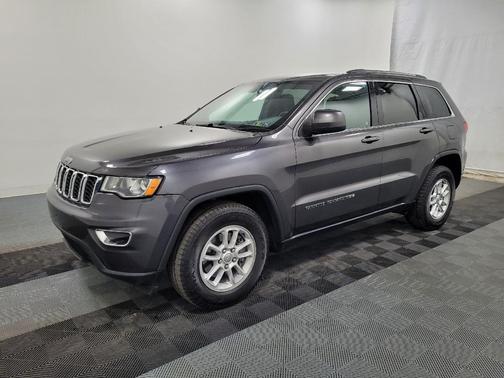 Granite Crystal Metallic Clearcoat 2019 Jeep Grand Cherokee Laredo