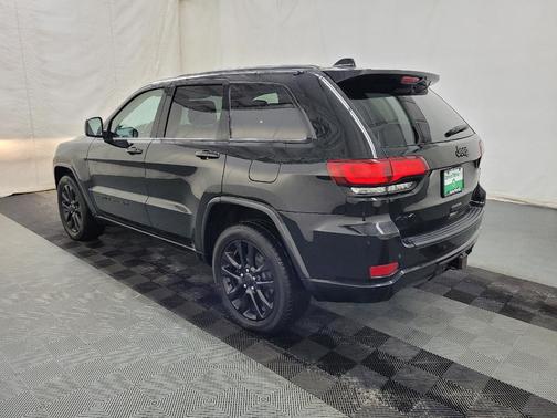 2022 Jeep Grand Cherokee Laredo