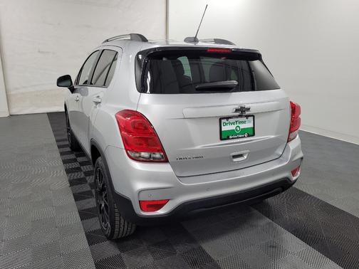 Silver Ice Metallic 2021 Chevrolet Trax LT