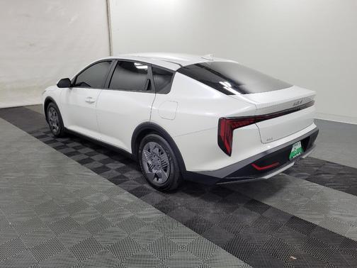 Snow White Pearl 2025 Kia K4 LX