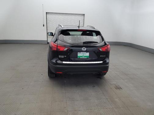 Magnetic Black 2018 Nissan Rogue Sport SV