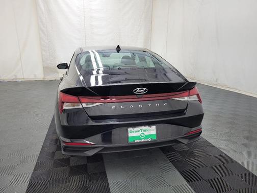 Phantom Black 2021 Hyundai ELANTRA SE