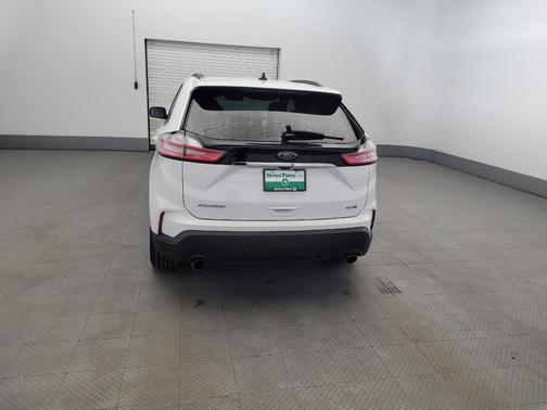 Oxford White 2020 Ford Edge SE