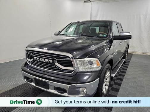 Brilliant Black Crystal Pearlcoat 2018 RAM 1500 Longhorn