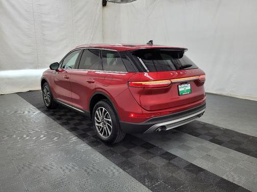 Red Carpet 2021 Lincoln Corsair Standard