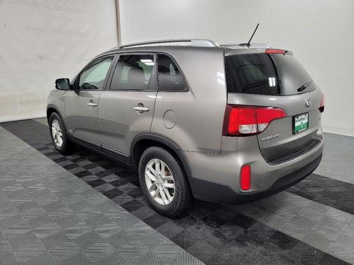 Titanium Silver 2015 Kia Sorento LX