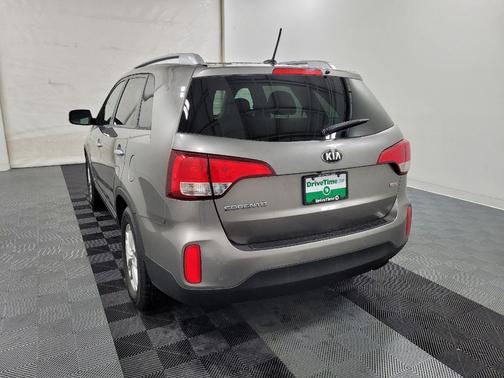 Titanium Silver 2015 Kia Sorento LX