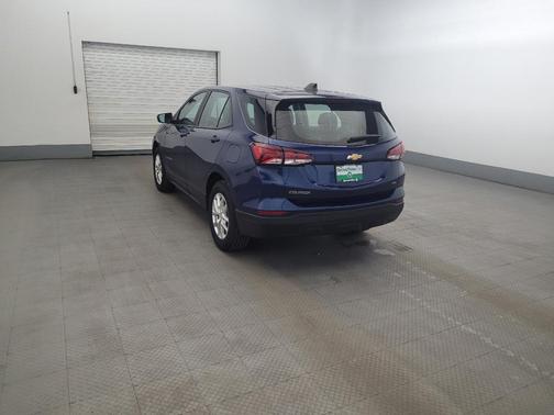 Blue Glow Metallic 2022 Chevrolet Equinox LS