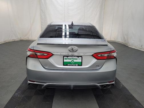 Celestial Silver Metallic 2018 Toyota Camry SE