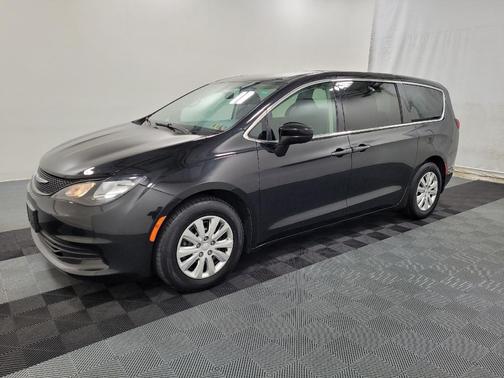 2020 Chrysler Voyager L