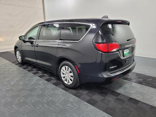 2020 Chrysler Voyager L