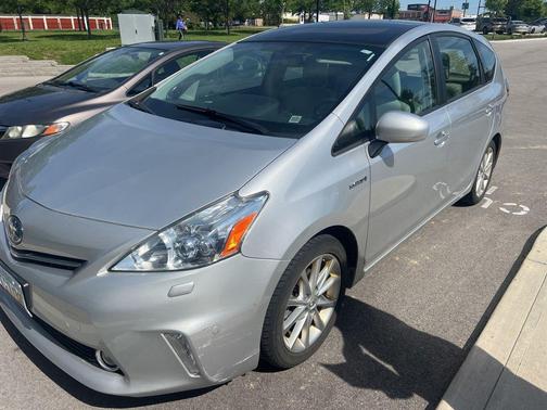 Classic Silver Metallic 2012 Toyota Prius v Five