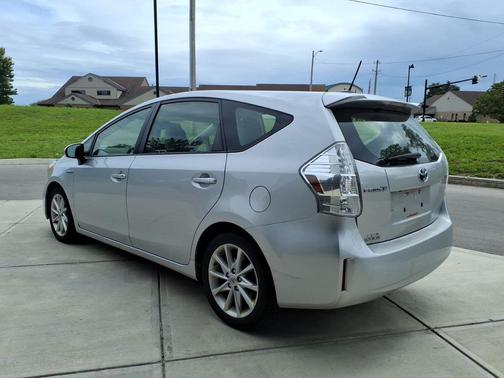 Classic Silver Metallic 2012 Toyota Prius v Five