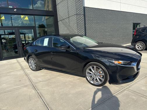 2022 Mazda Mazda3 FWD w/Preferred Package