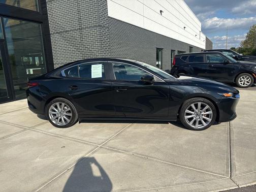 2022 Mazda Mazda3 FWD w/Preferred Package