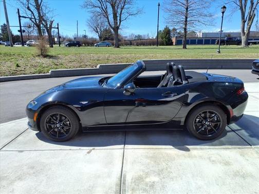 2019 Mazda MX-5 Miata Sport