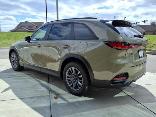 Zircon Sand Metallic 2026 Mazda CX-70 PHEV SC