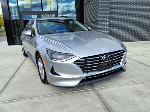 2022 Hyundai SONATA SE
