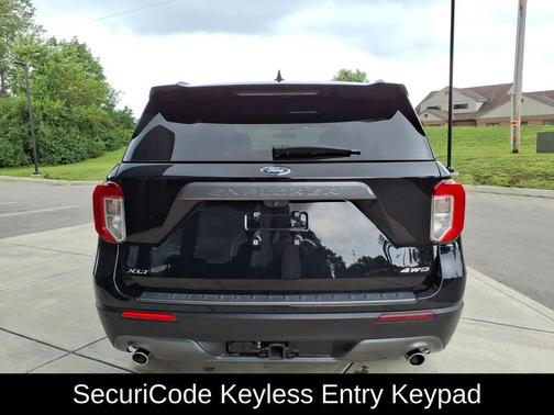 AGATE BLACK METALLIC 2023 Ford Explorer XLT