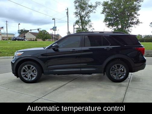 AGATE BLACK METALLIC 2023 Ford Explorer XLT