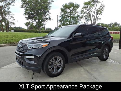 AGATE BLACK METALLIC 2023 Ford Explorer XLT