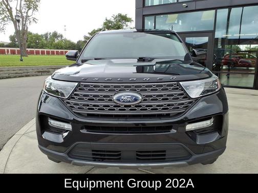 AGATE BLACK METALLIC 2023 Ford Explorer XLT