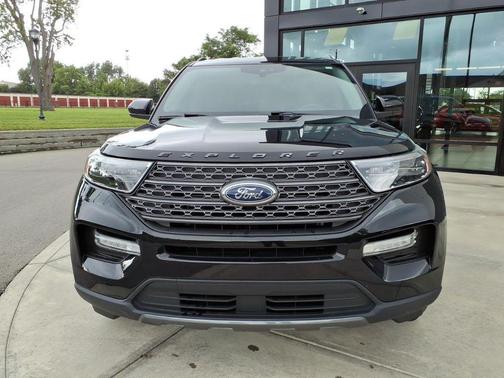 AGATE BLACK METALLIC 2023 Ford Explorer XLT