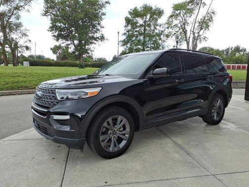 AGATE BLACK METALLIC 2023 Ford Explorer XLT
