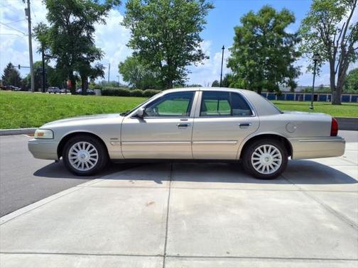 2010 Mercury Grand Marquis LS (Fleet Only)
