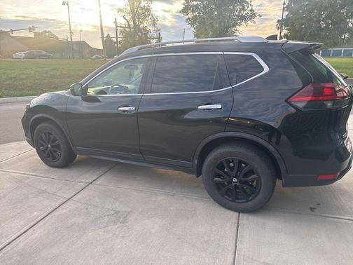 2018 Nissan Rogue SV