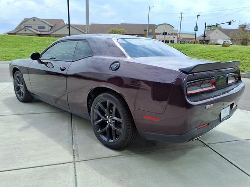 Hellraisin 2021 Dodge Challenger SXT