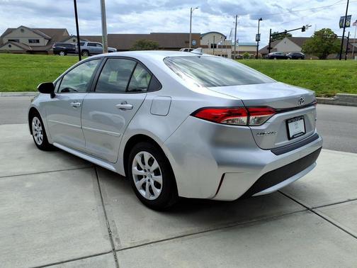 Classic Silver Metallic 2021 Toyota Corolla LE