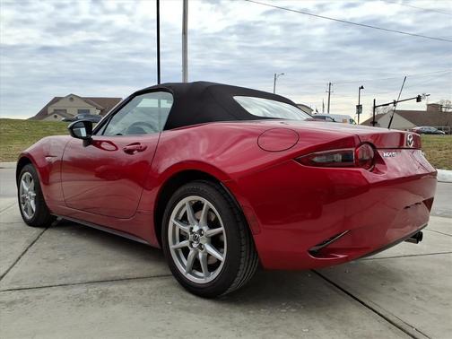 2016 Mazda MX-5 Miata Sport